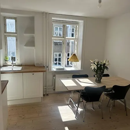 Stylish In Cool Street شقة *