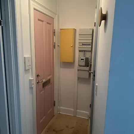 Stylish In Cool Street شقة